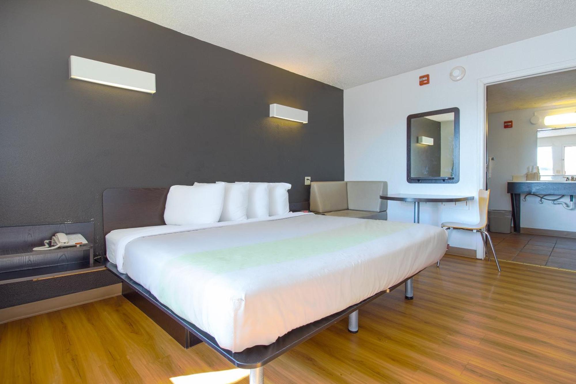 Studio Inn Extended Stay Oklahoma City Airport By Oyo Exterior photo