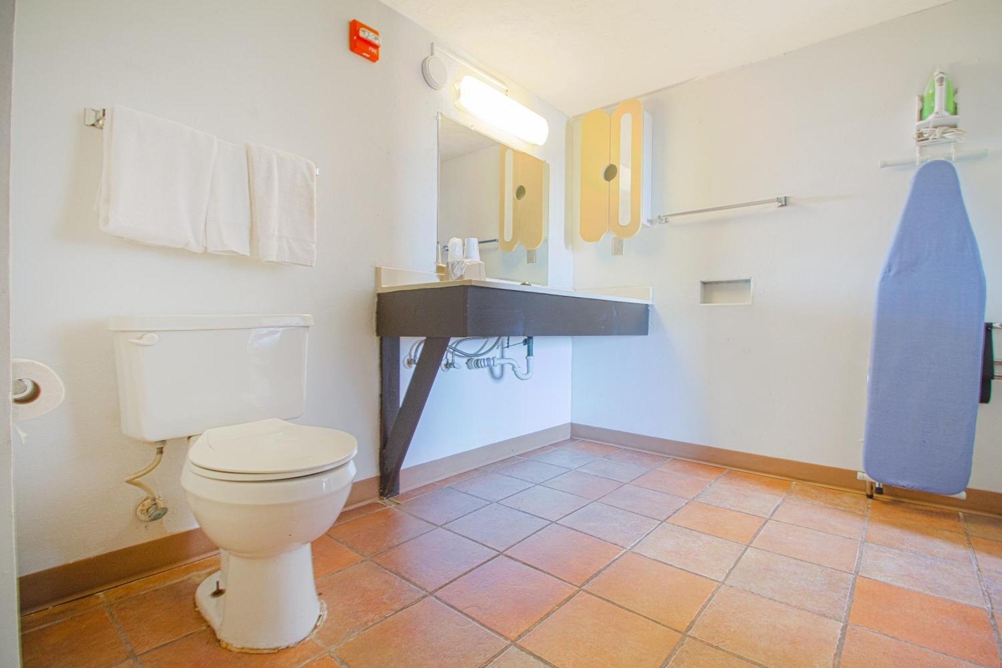 Studio Inn Extended Stay Oklahoma City Airport By Oyo Exterior photo