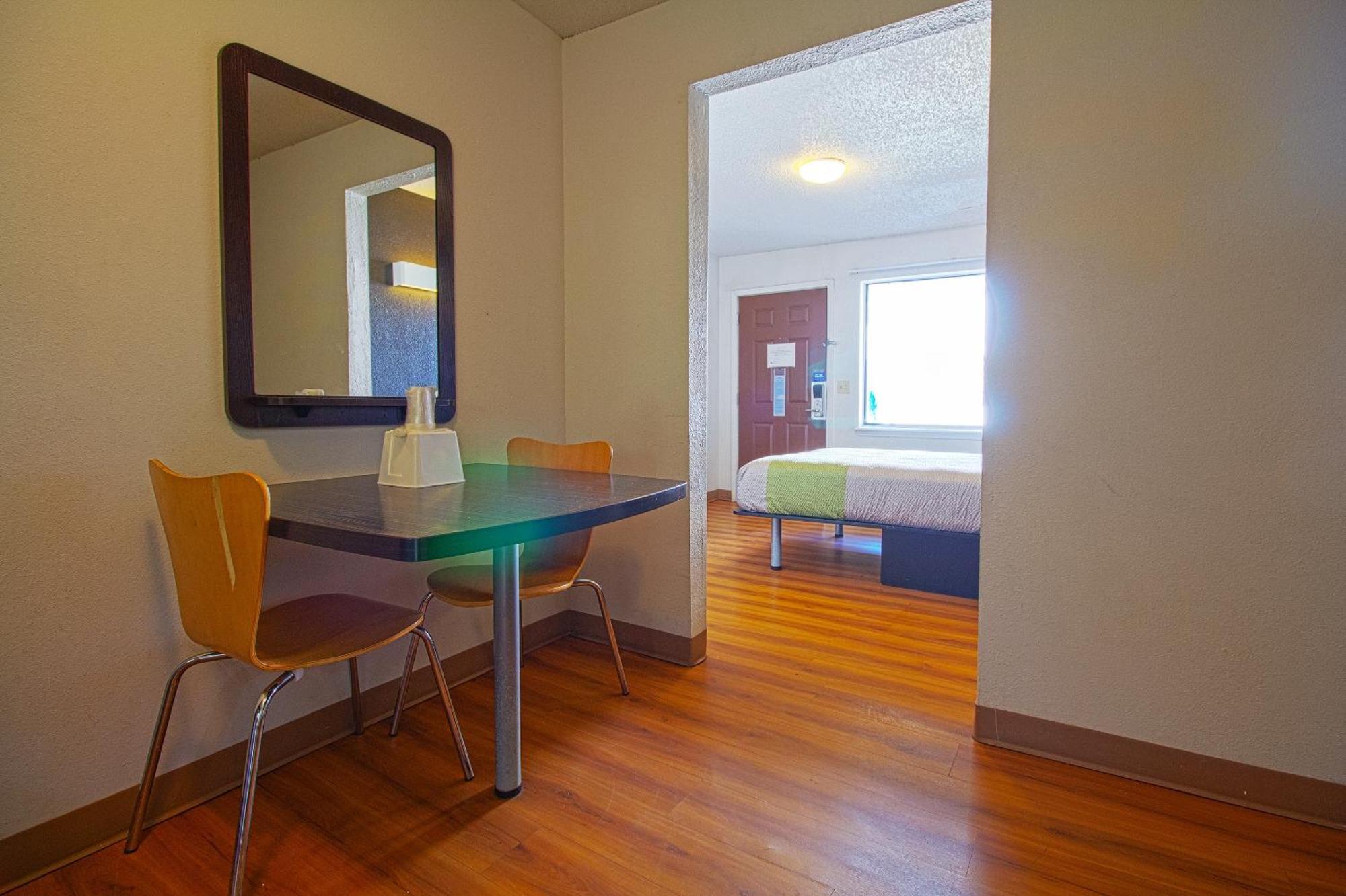 Studio Inn Extended Stay Oklahoma City Airport By Oyo Exterior photo