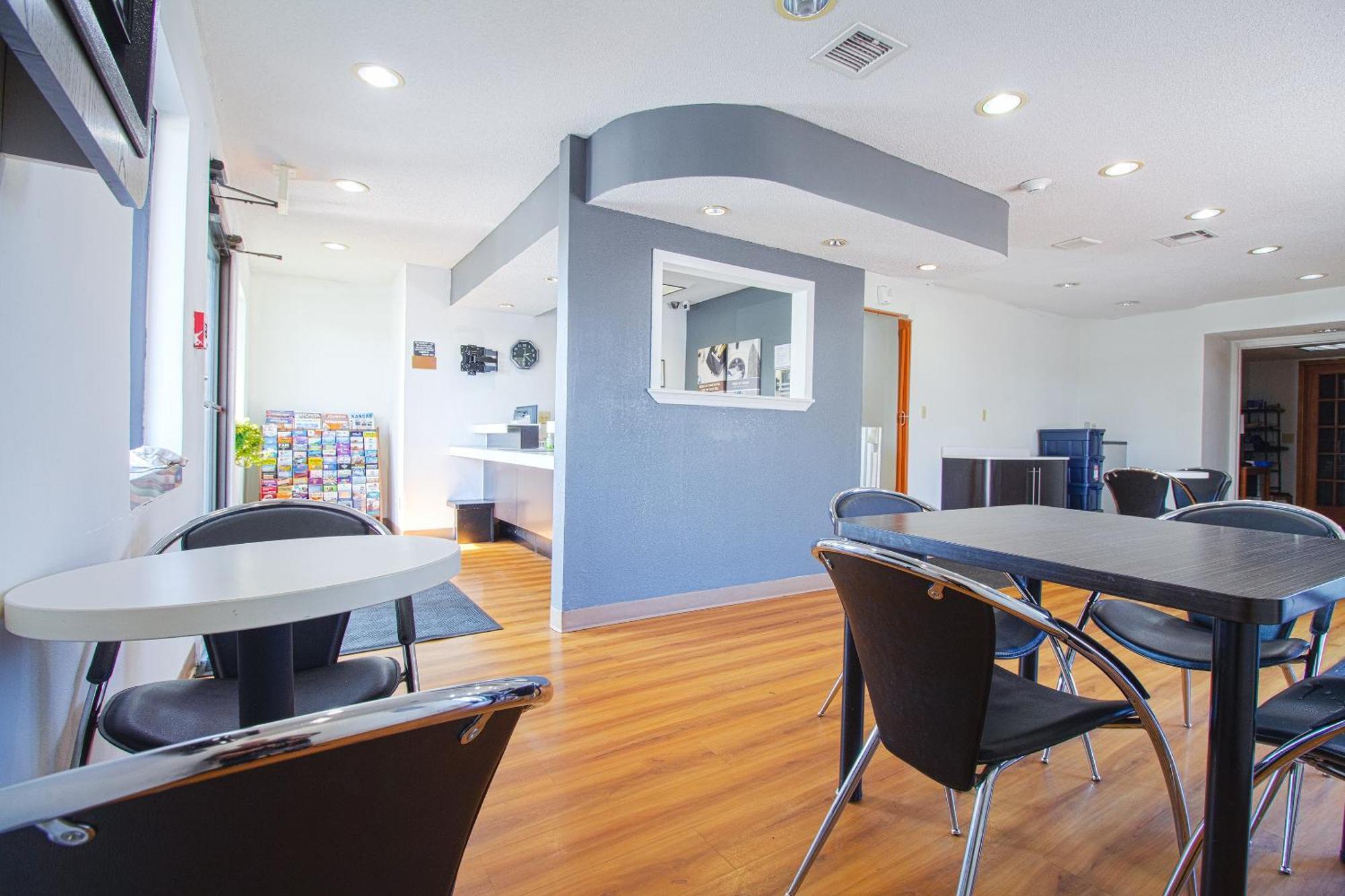 Studio Inn Extended Stay Oklahoma City Airport By Oyo Exterior photo